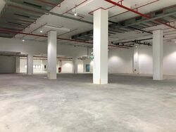 Yas Logistics Centre (D16), Warehouse #627445761